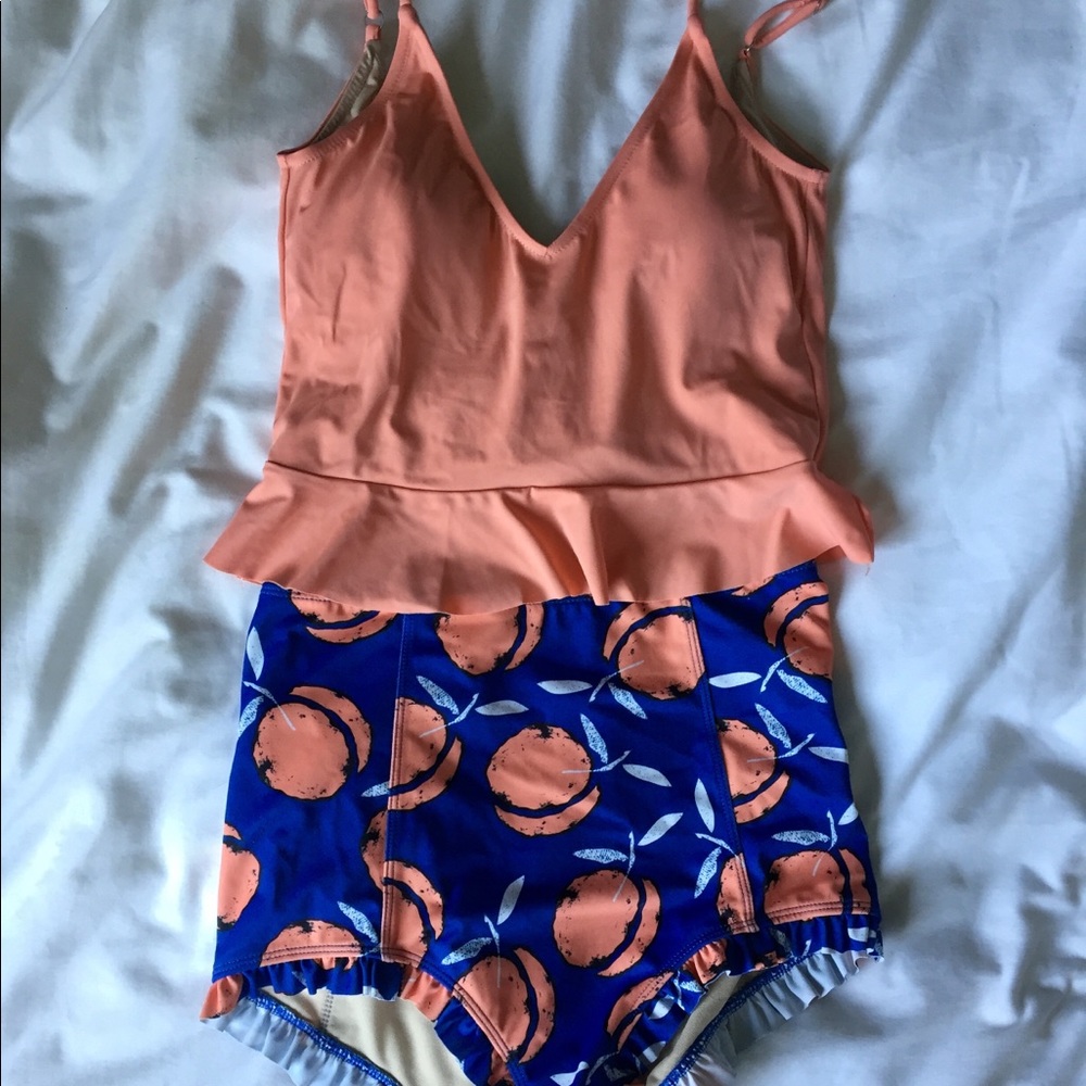 Kortni Jeane scoop-back top and ruffled bottoms